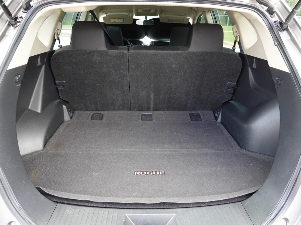 Nissan Rogue Select Vehicle Full-screen Gallery Image 26