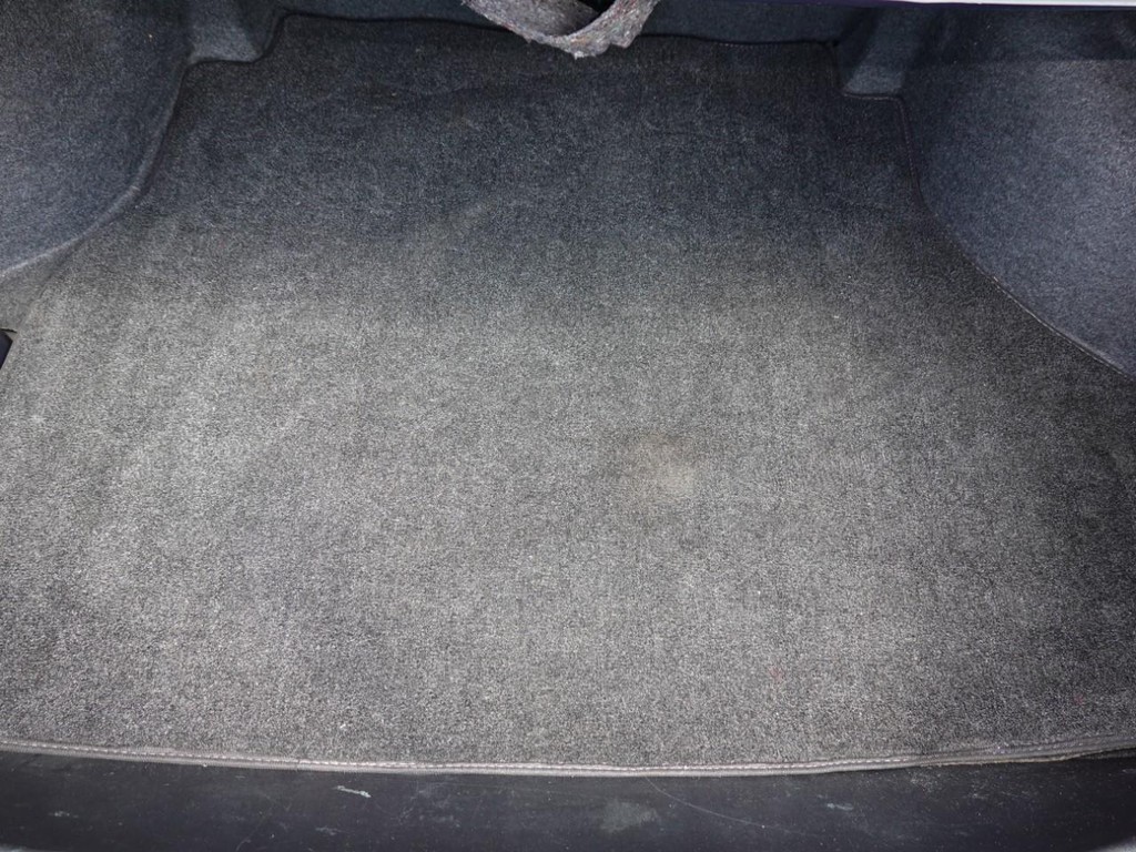 Toyota Avalon Vehicle Full-screen Gallery Image 26