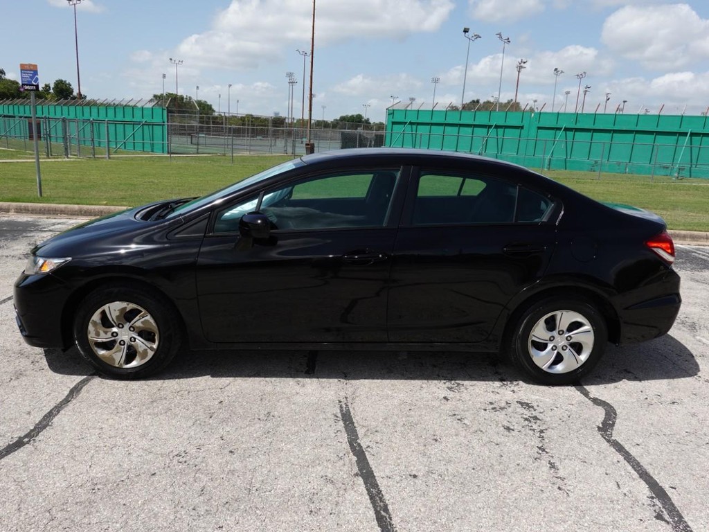 Honda Civic Sedan Vehicle Full-screen Gallery Image 04