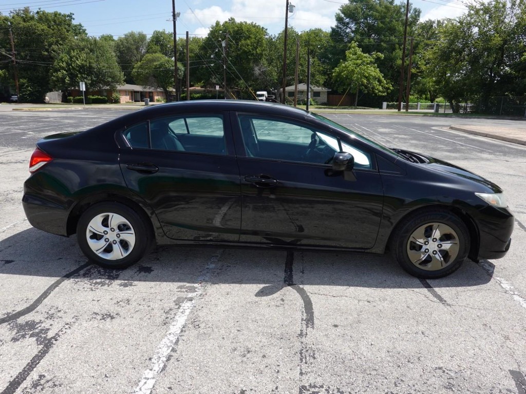 Honda Civic Sedan Vehicle Full-screen Gallery Image 08