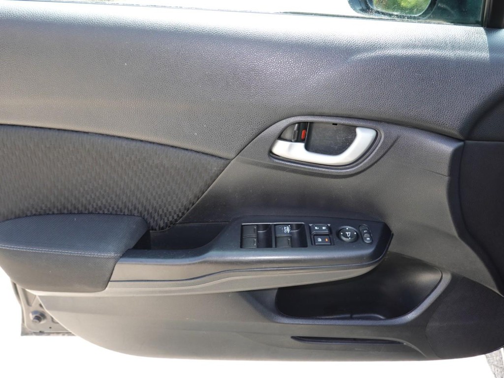 Honda Civic Sedan Vehicle Full-screen Gallery Image 17