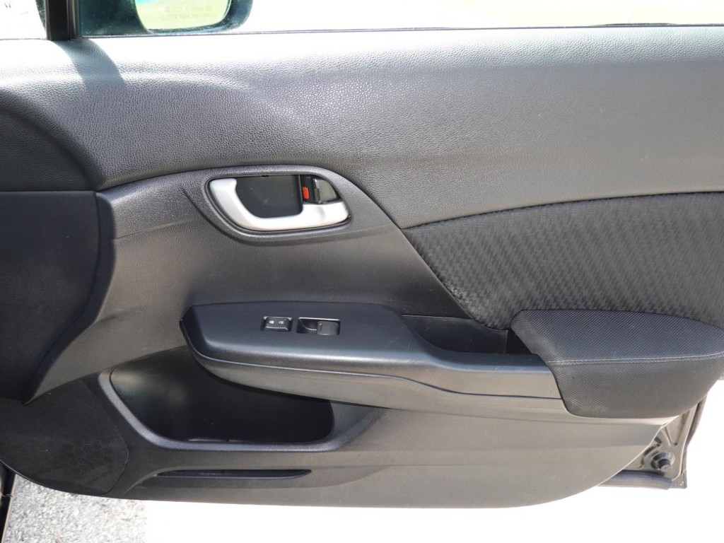 Honda Civic Sedan Vehicle Full-screen Gallery Image 22