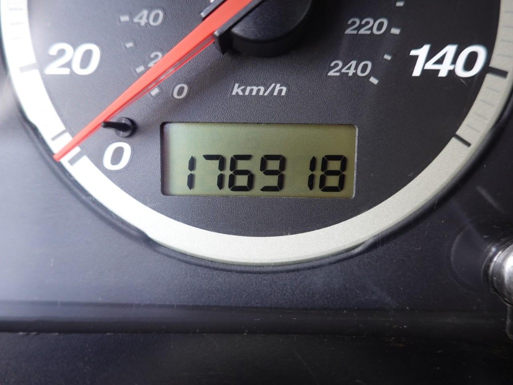 Honda CR-V Vehicle Full-screen Gallery Image 12