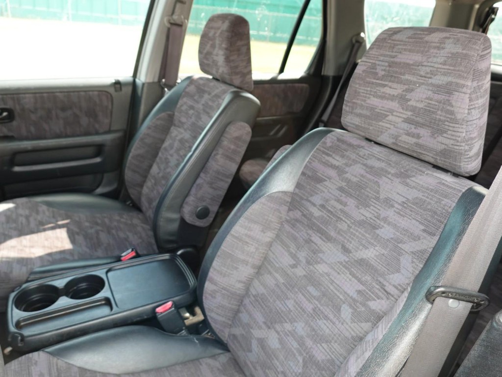 Honda CR-V Vehicle Full-screen Gallery Image 15