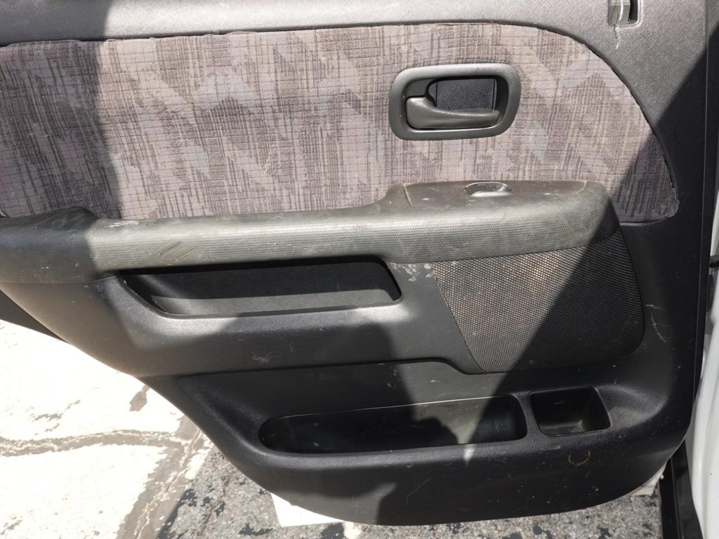 Honda CR-V Vehicle Full-screen Gallery Image 19