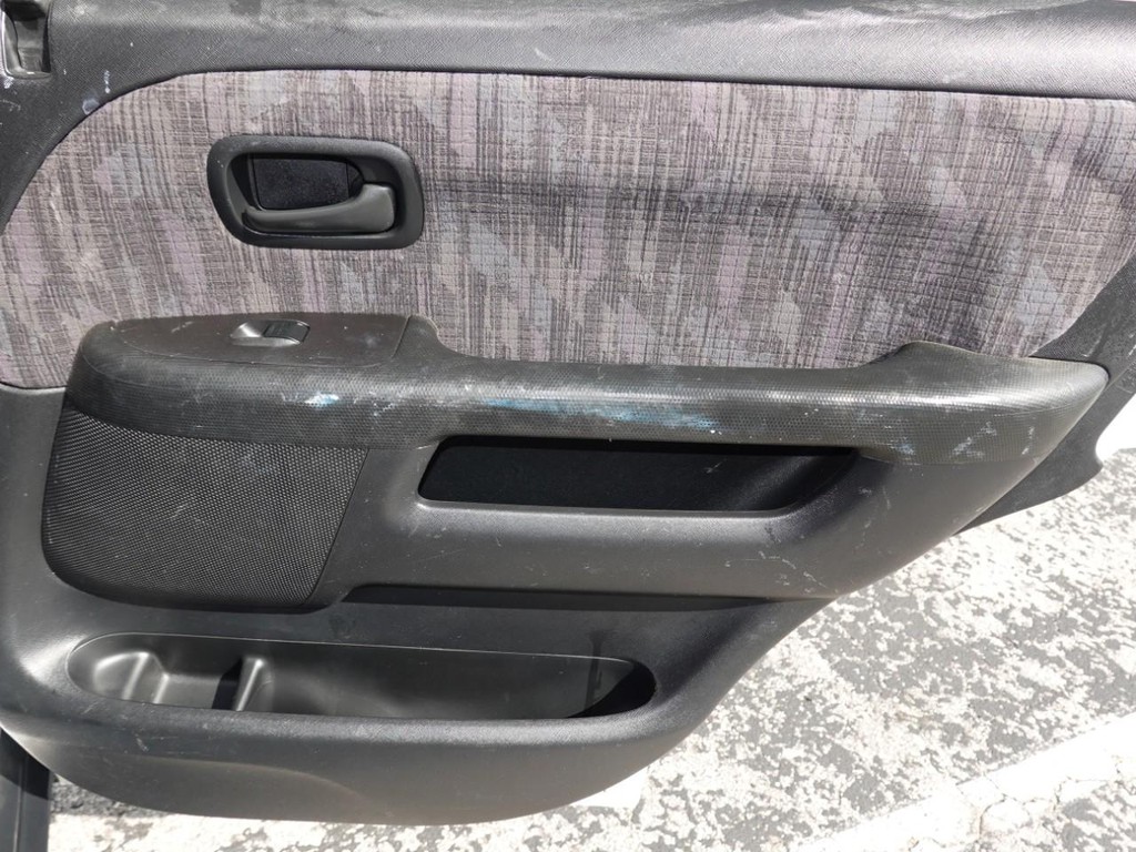 Honda CR-V Vehicle Full-screen Gallery Image 24