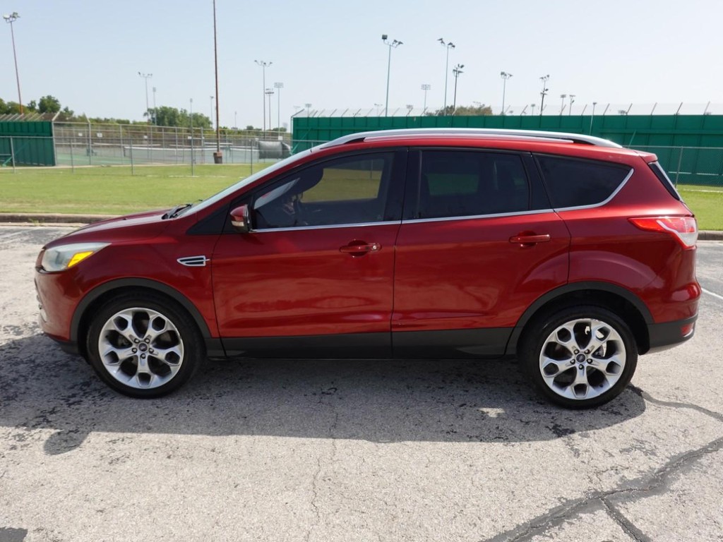 Ford Escape Vehicle Full-screen Gallery Image 04