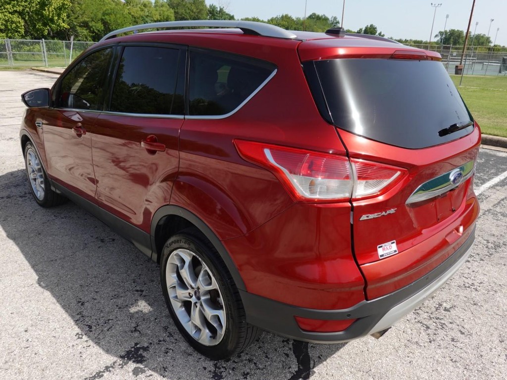 Ford Escape Vehicle Full-screen Gallery Image 05