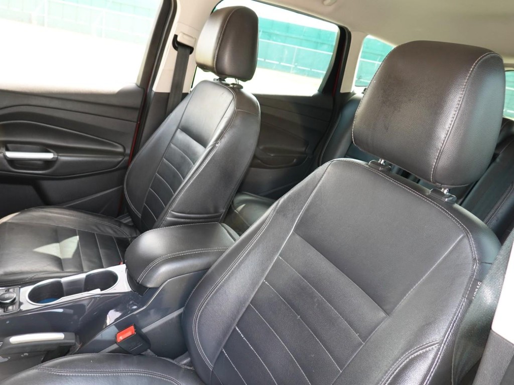 Ford Escape Vehicle Full-screen Gallery Image 15