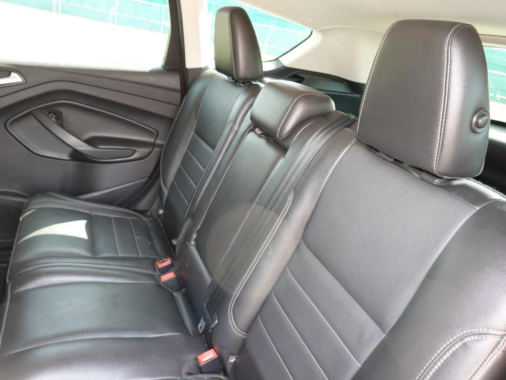 Ford Escape Vehicle Full-screen Gallery Image 18