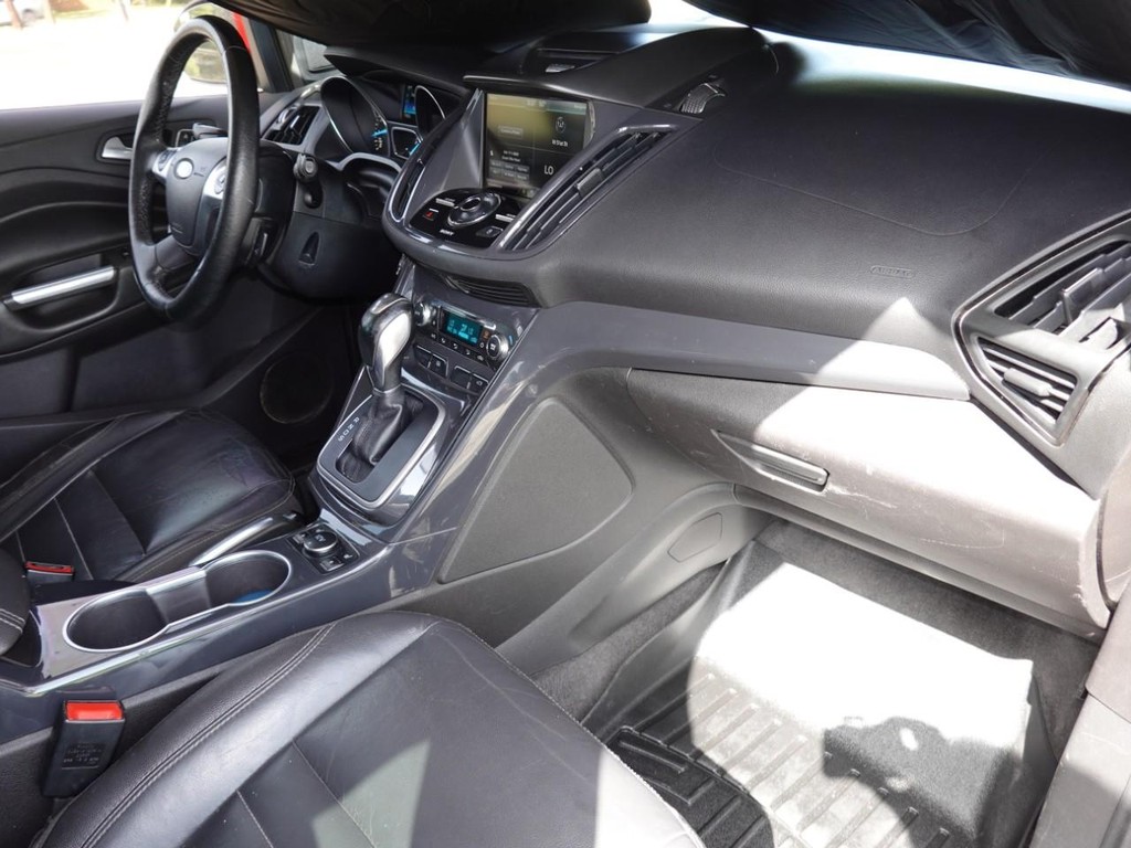 Ford Escape Vehicle Full-screen Gallery Image 20