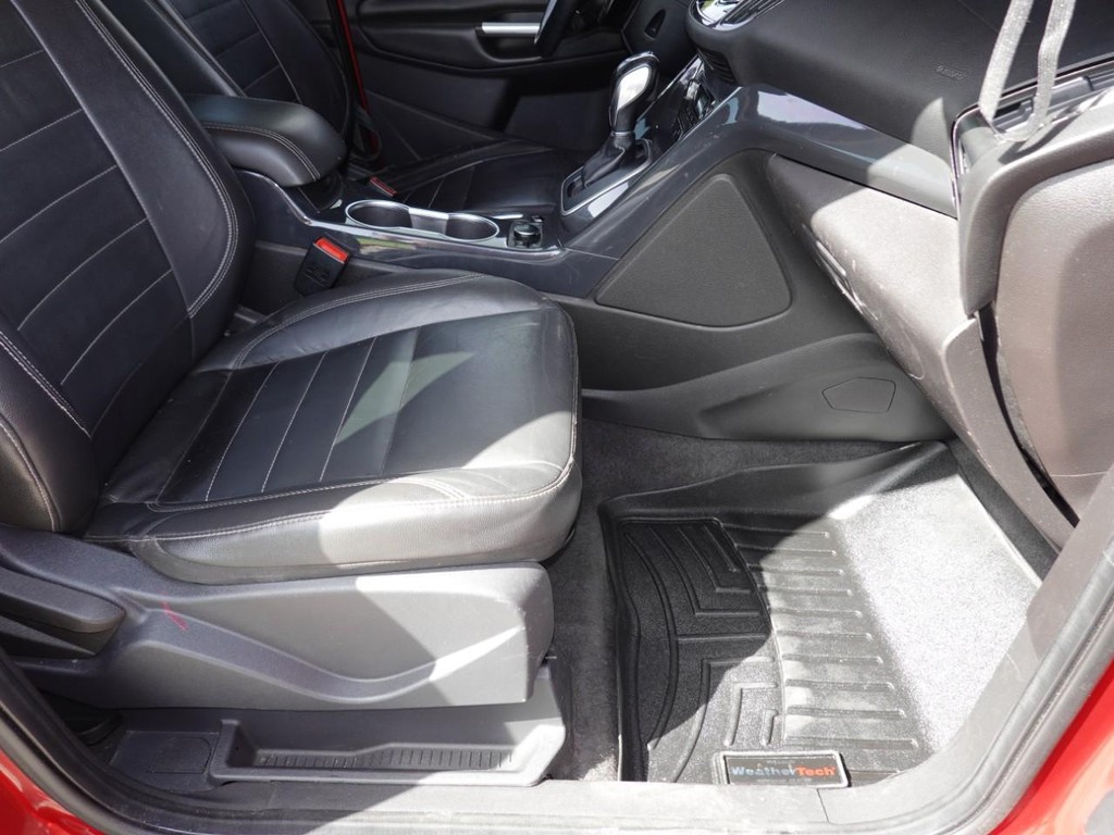 Ford Escape Vehicle Full-screen Gallery Image 21