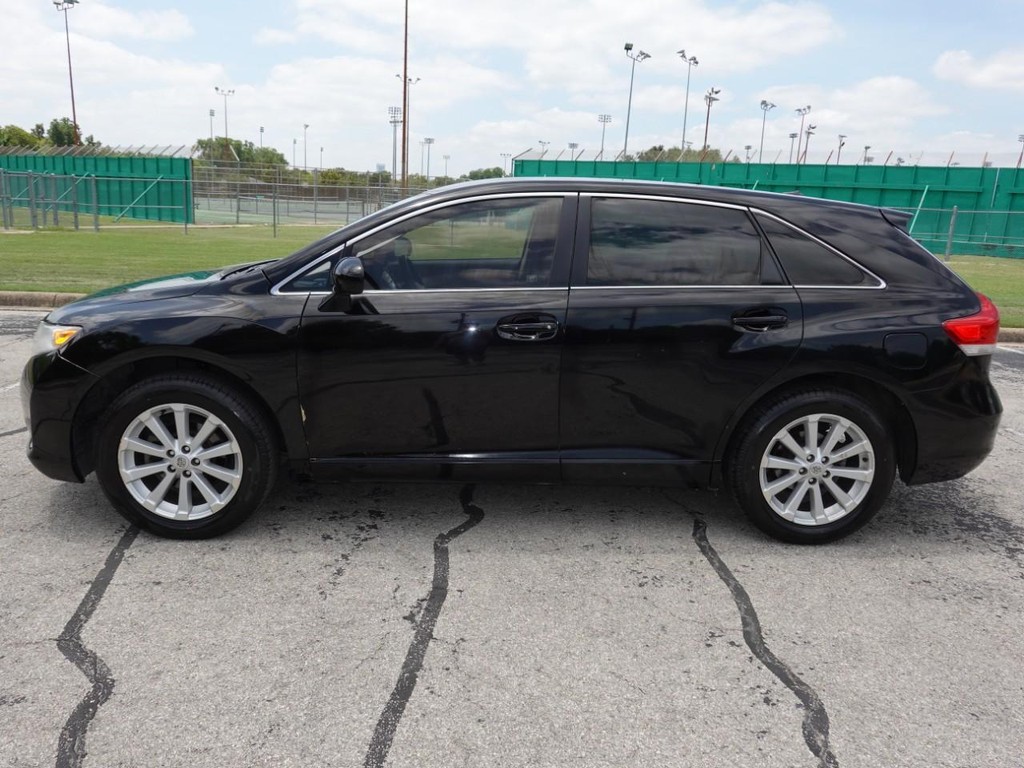 Toyota Venza Vehicle Full-screen Gallery Image 04