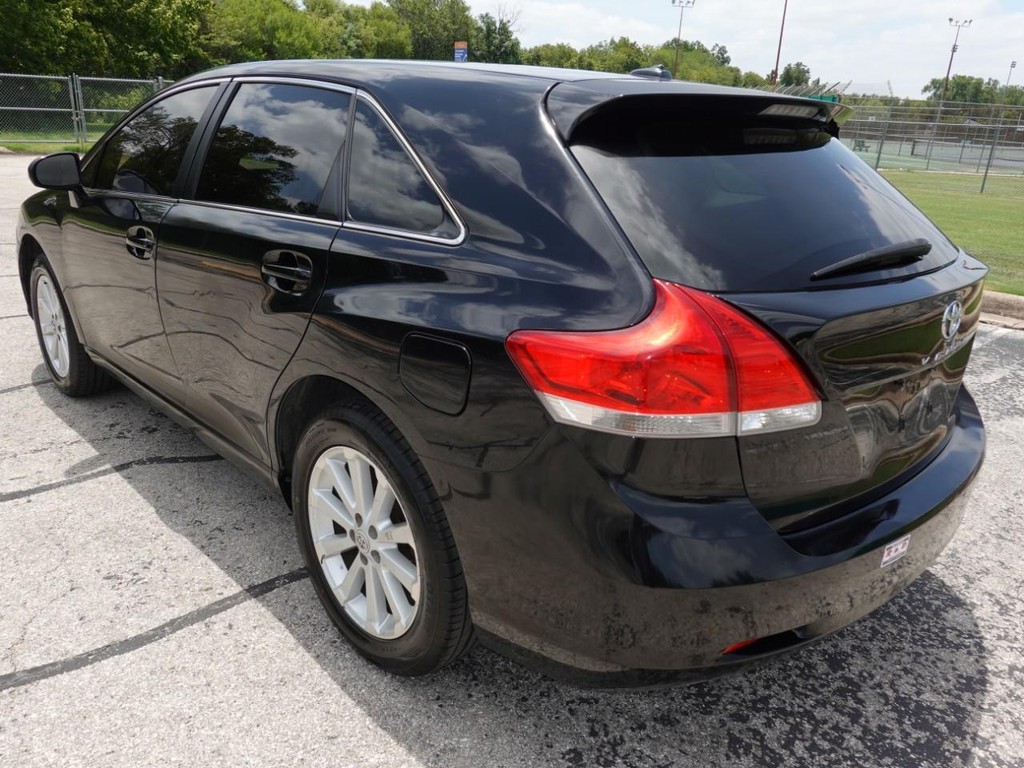 Toyota Venza Vehicle Full-screen Gallery Image 05