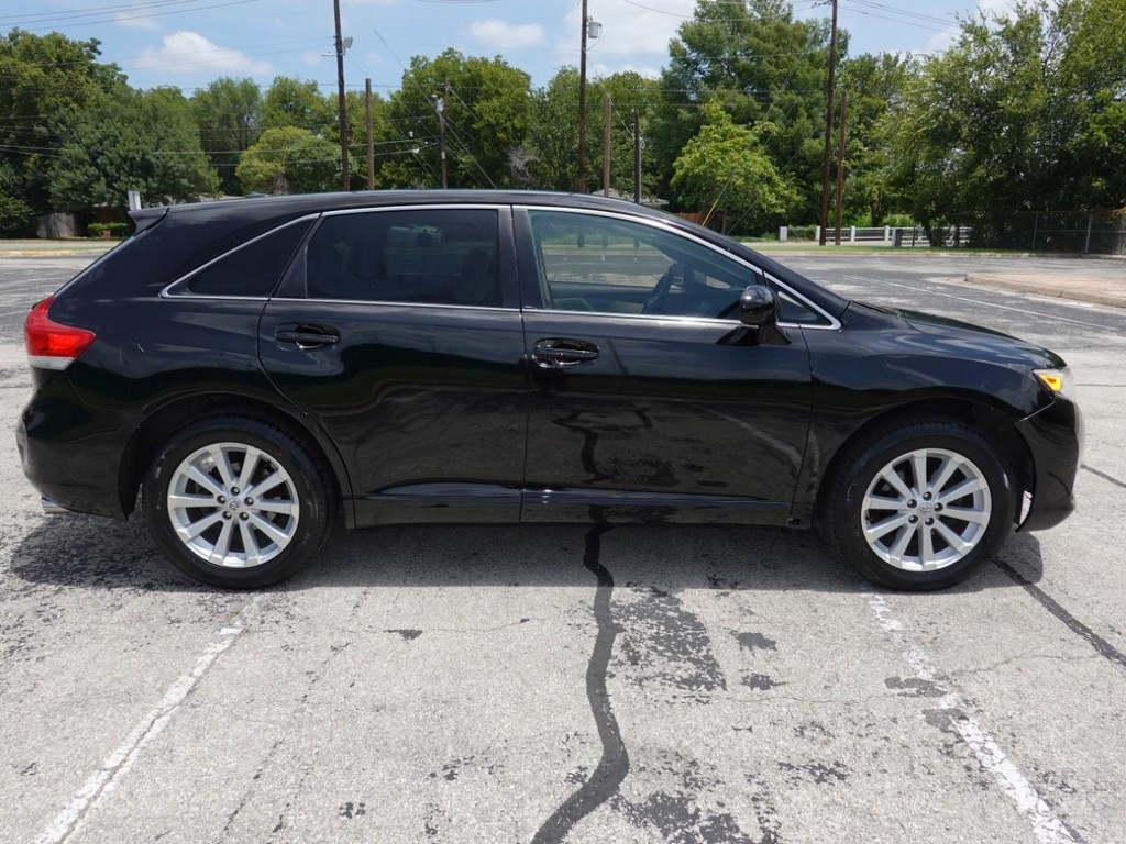 Toyota Venza Vehicle Full-screen Gallery Image 08