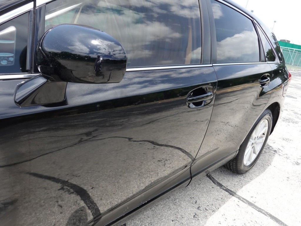 Toyota Venza Vehicle Full-screen Gallery Image 10