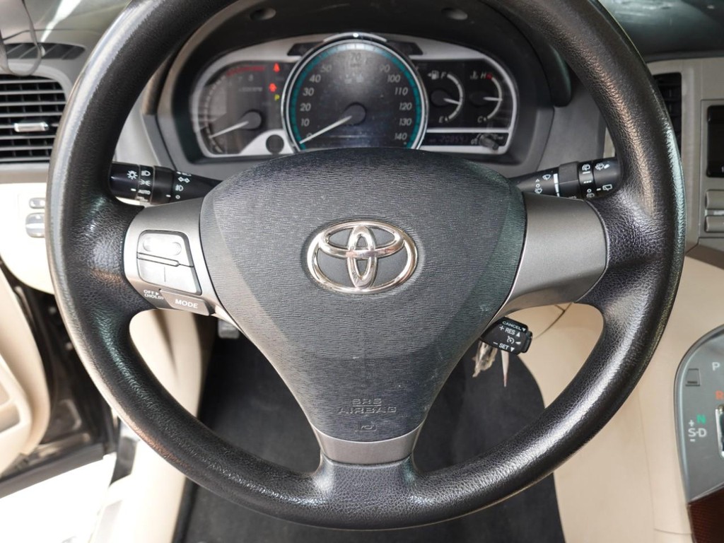 Toyota Venza Vehicle Full-screen Gallery Image 13