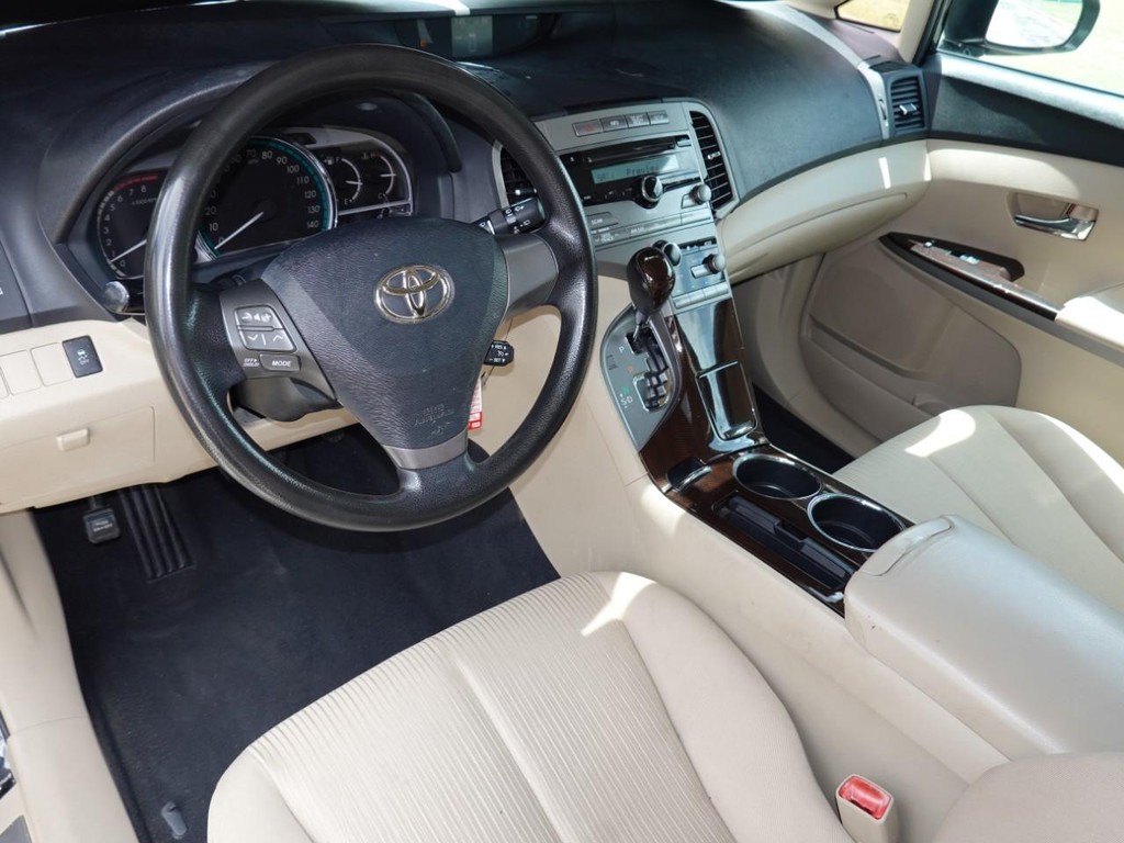 Toyota Venza Vehicle Full-screen Gallery Image 17