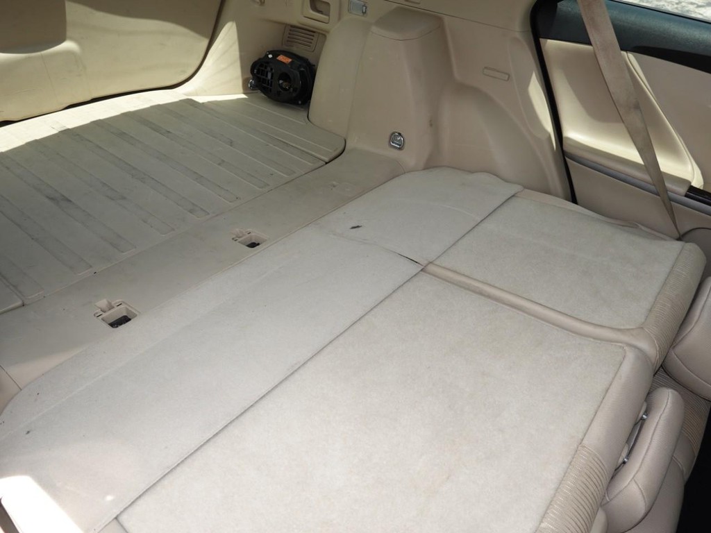 Toyota Venza Vehicle Full-screen Gallery Image 26