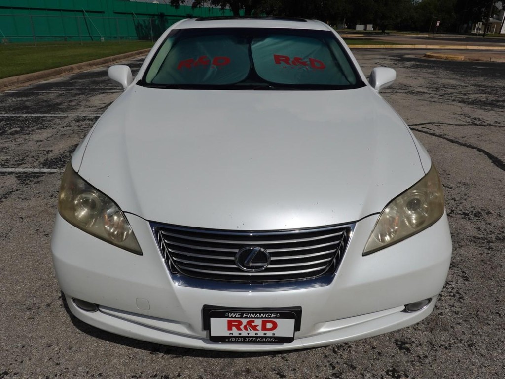 Lexus ES 350 Vehicle Full-screen Gallery Image 02