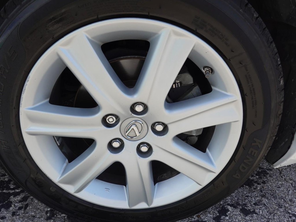 Lexus ES 350 Vehicle Full-screen Gallery Image 09