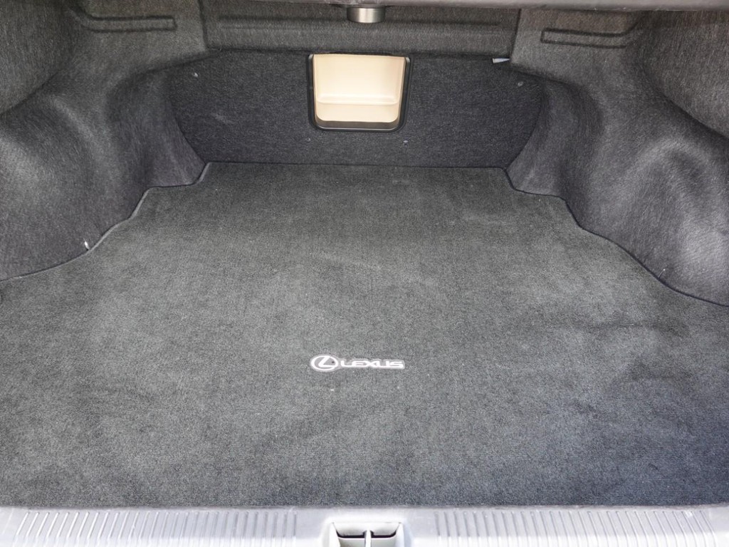 Lexus ES 350 Vehicle Full-screen Gallery Image 26