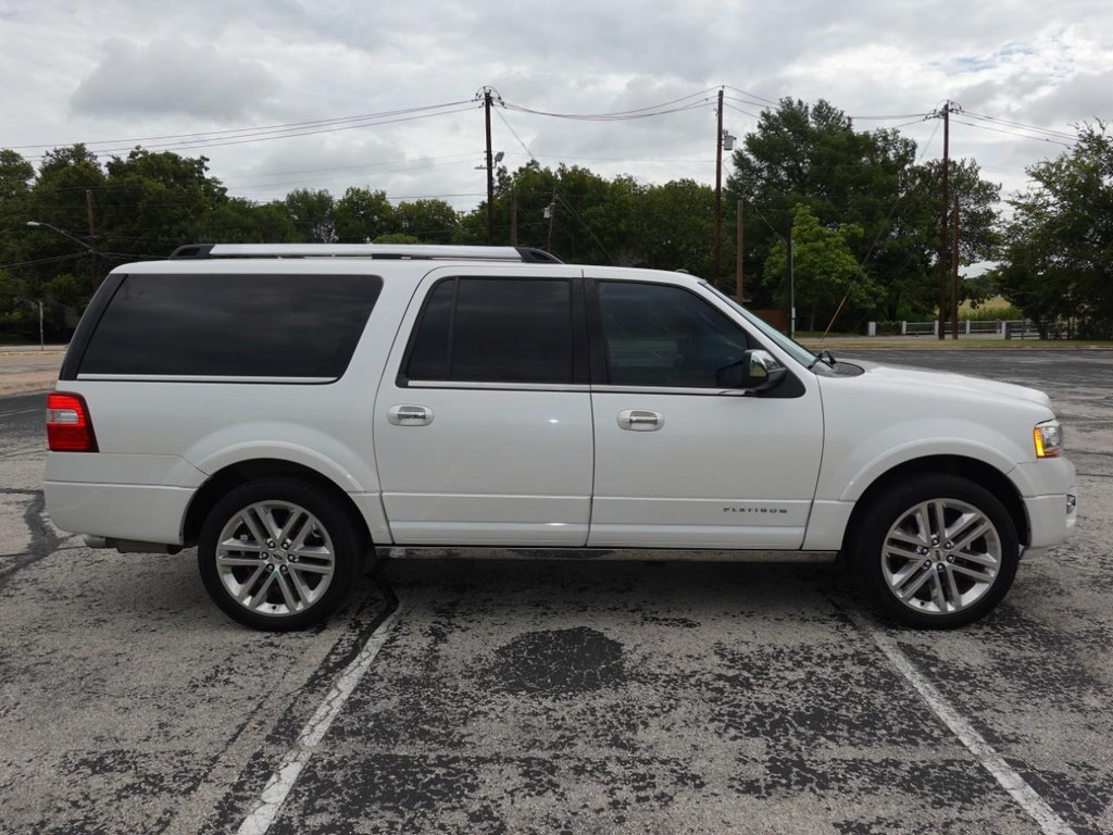 Ford Expedition EL Vehicle Full-screen Gallery Image 08