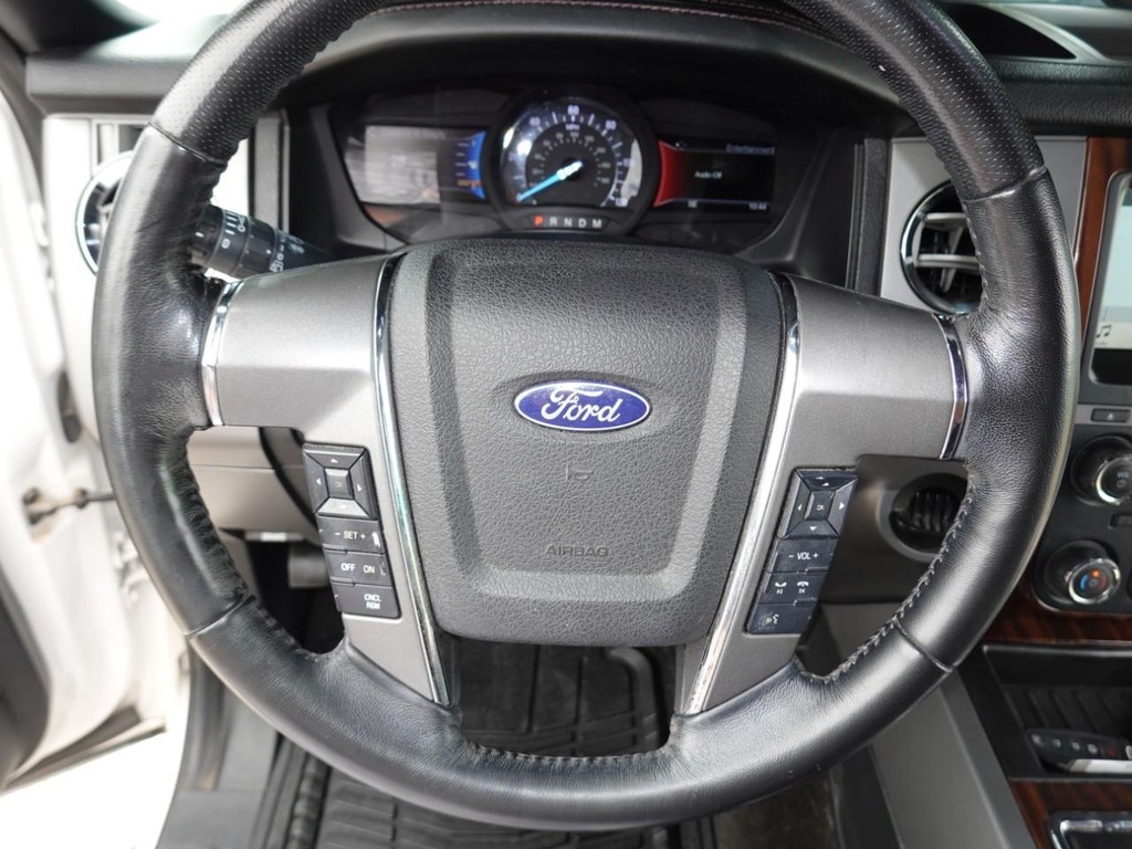 Ford Expedition EL Vehicle Full-screen Gallery Image 13