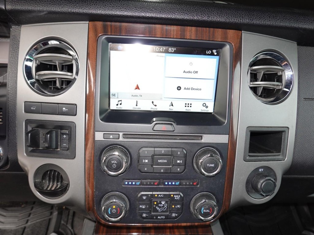Ford Expedition EL Vehicle Full-screen Gallery Image 14