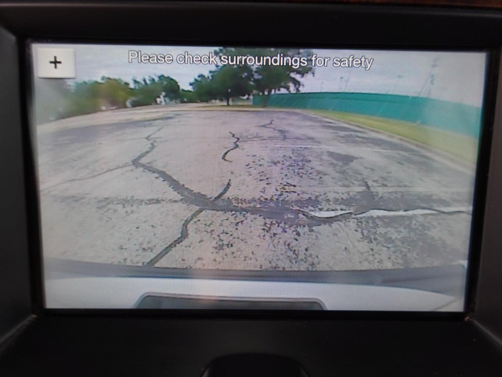 Ford Expedition EL Vehicle Full-screen Gallery Image 15