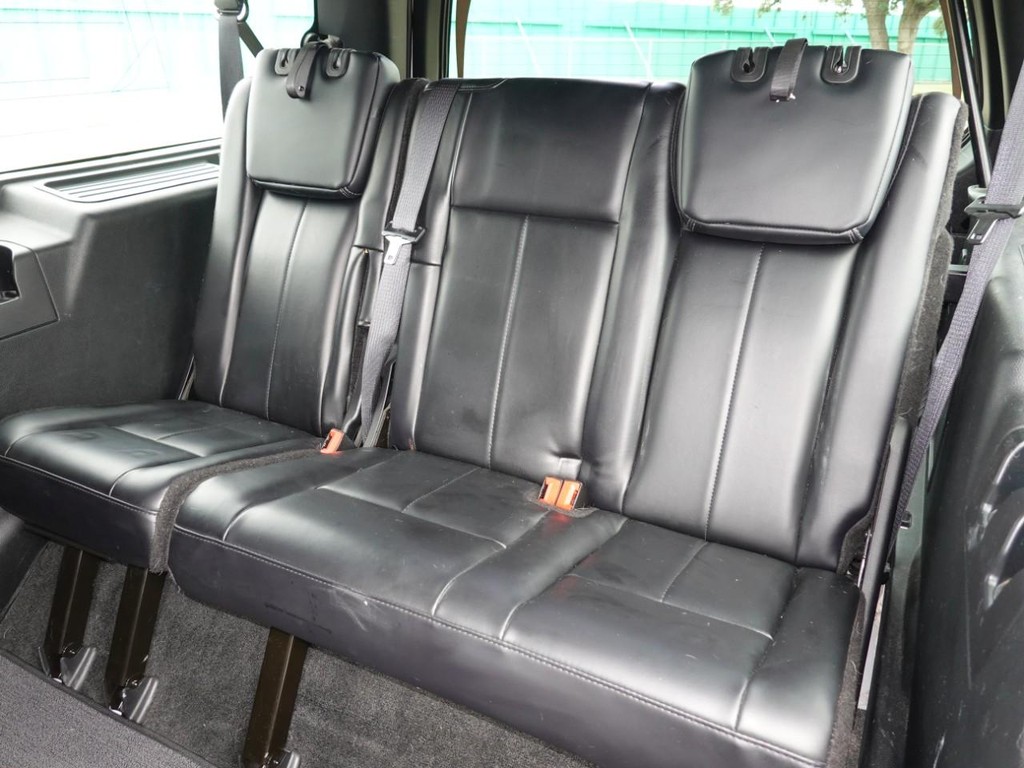 Ford Expedition EL Vehicle Full-screen Gallery Image 21