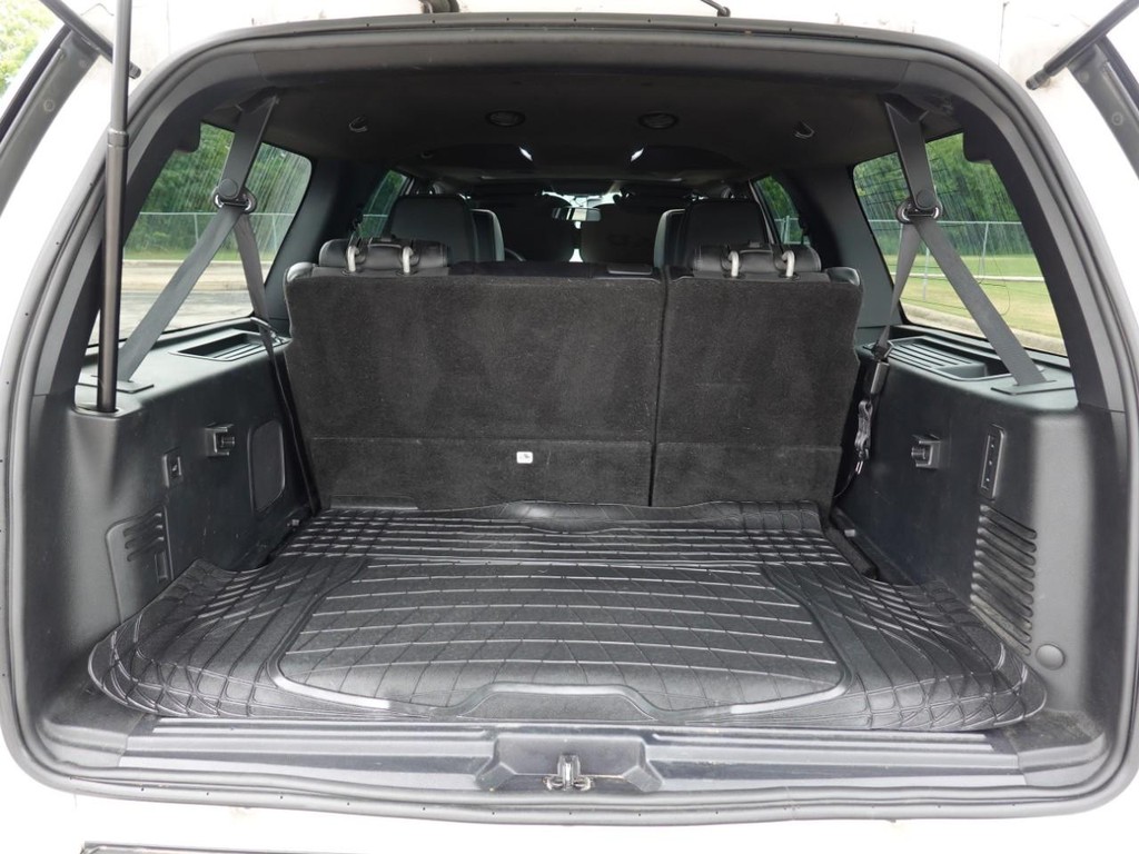 Ford Expedition EL Vehicle Full-screen Gallery Image 28