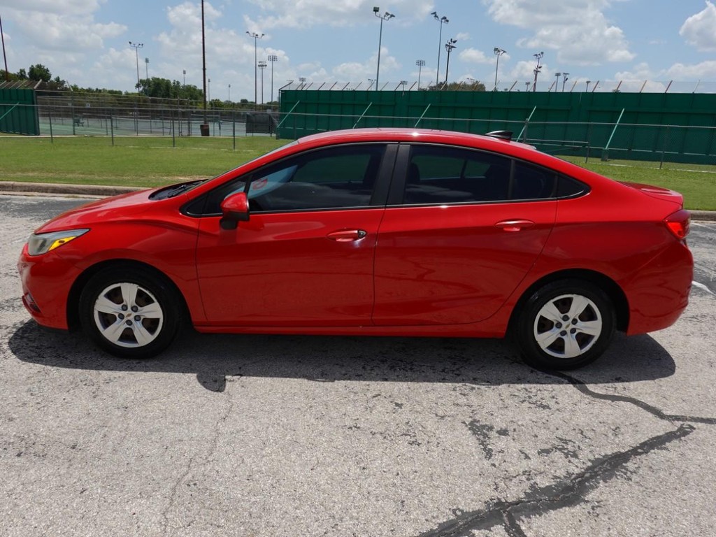 Chevrolet Cruze Vehicle Full-screen Gallery Image 04