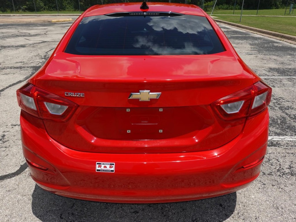 Chevrolet Cruze Vehicle Full-screen Gallery Image 06