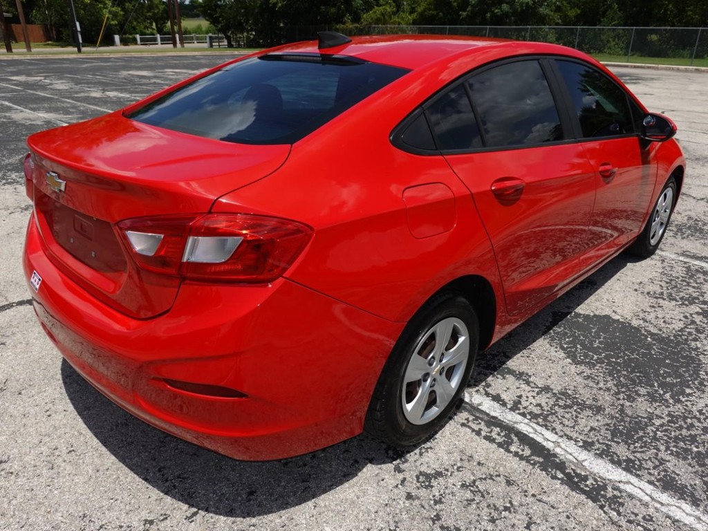 Chevrolet Cruze Vehicle Full-screen Gallery Image 07