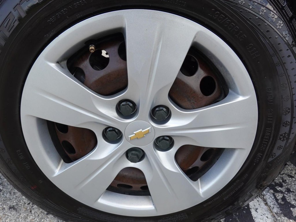 Chevrolet Cruze Vehicle Full-screen Gallery Image 09