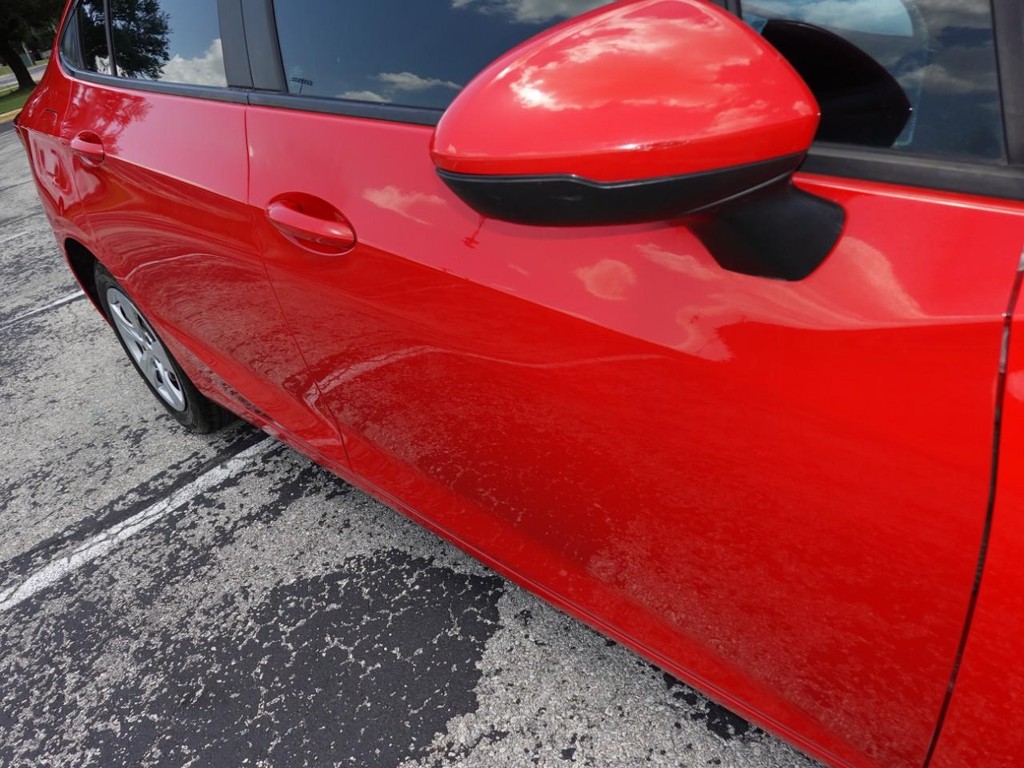 Chevrolet Cruze Vehicle Full-screen Gallery Image 11