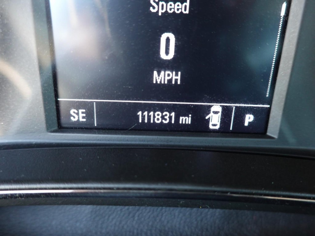 Chevrolet Cruze Vehicle Full-screen Gallery Image 12