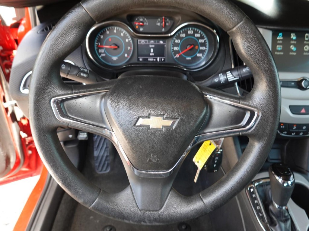 Chevrolet Cruze Vehicle Full-screen Gallery Image 13