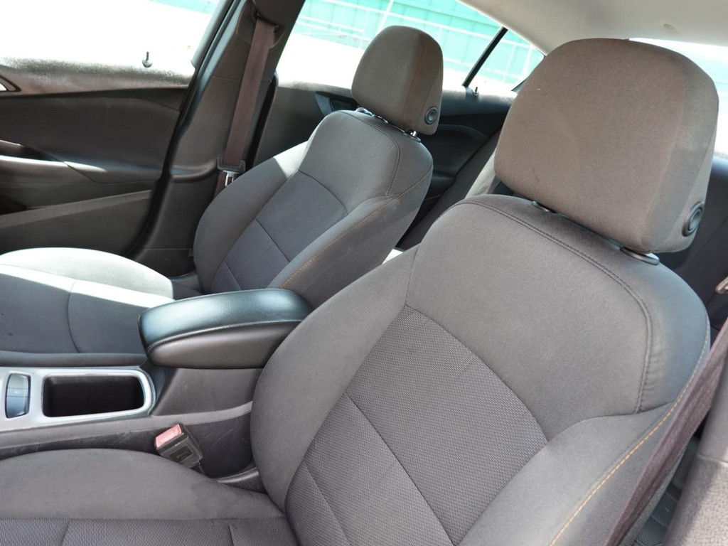 Chevrolet Cruze Vehicle Full-screen Gallery Image 16
