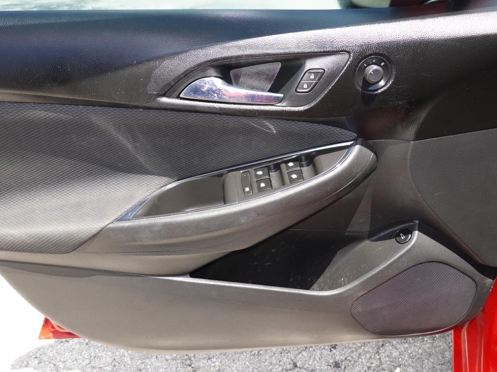 Chevrolet Cruze Vehicle Full-screen Gallery Image 18