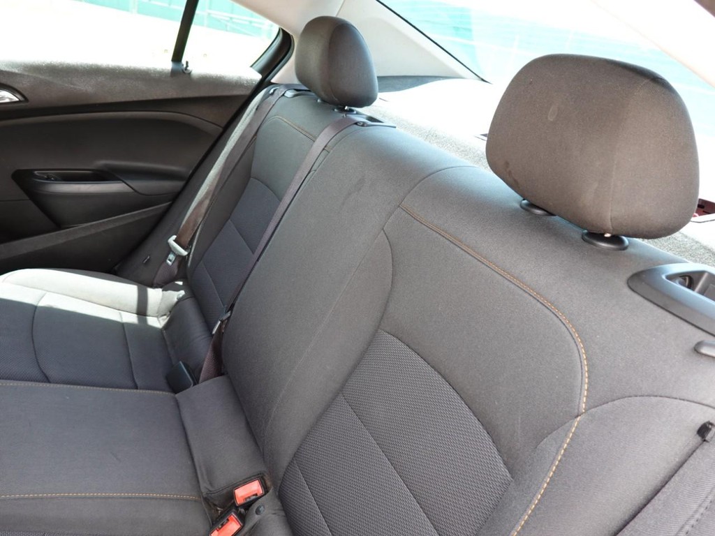 Chevrolet Cruze Vehicle Full-screen Gallery Image 19