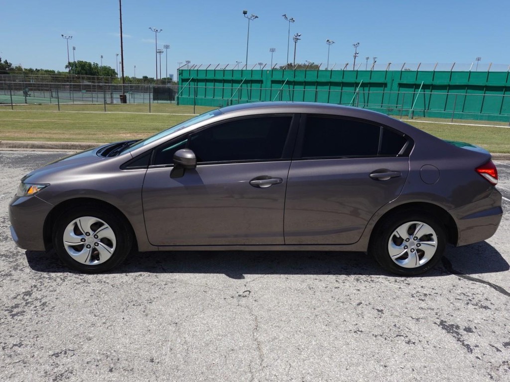 Honda Civic Sedan Vehicle Full-screen Gallery Image 04