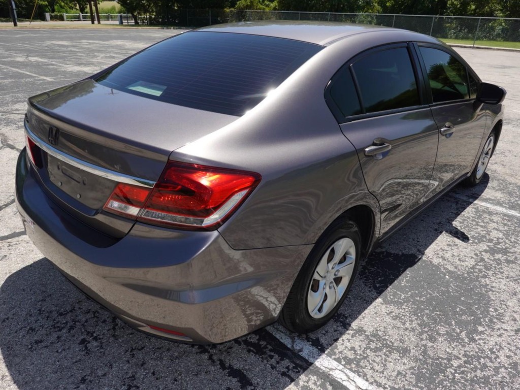 Honda Civic Sedan Vehicle Full-screen Gallery Image 07