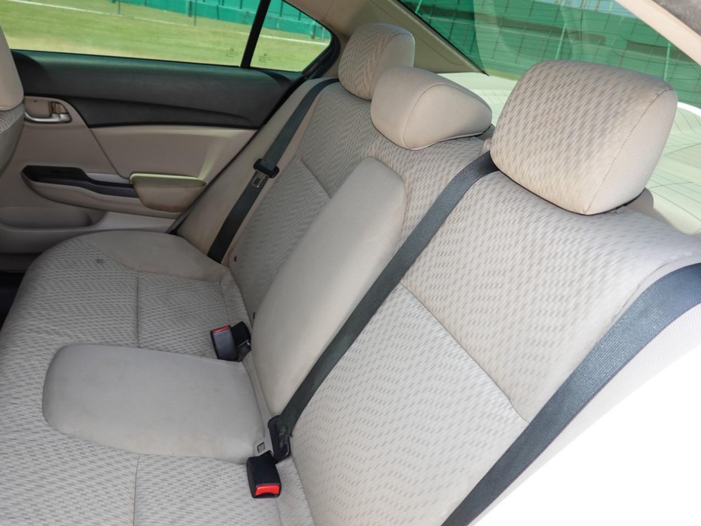 Honda Civic Sedan Vehicle Full-screen Gallery Image 19