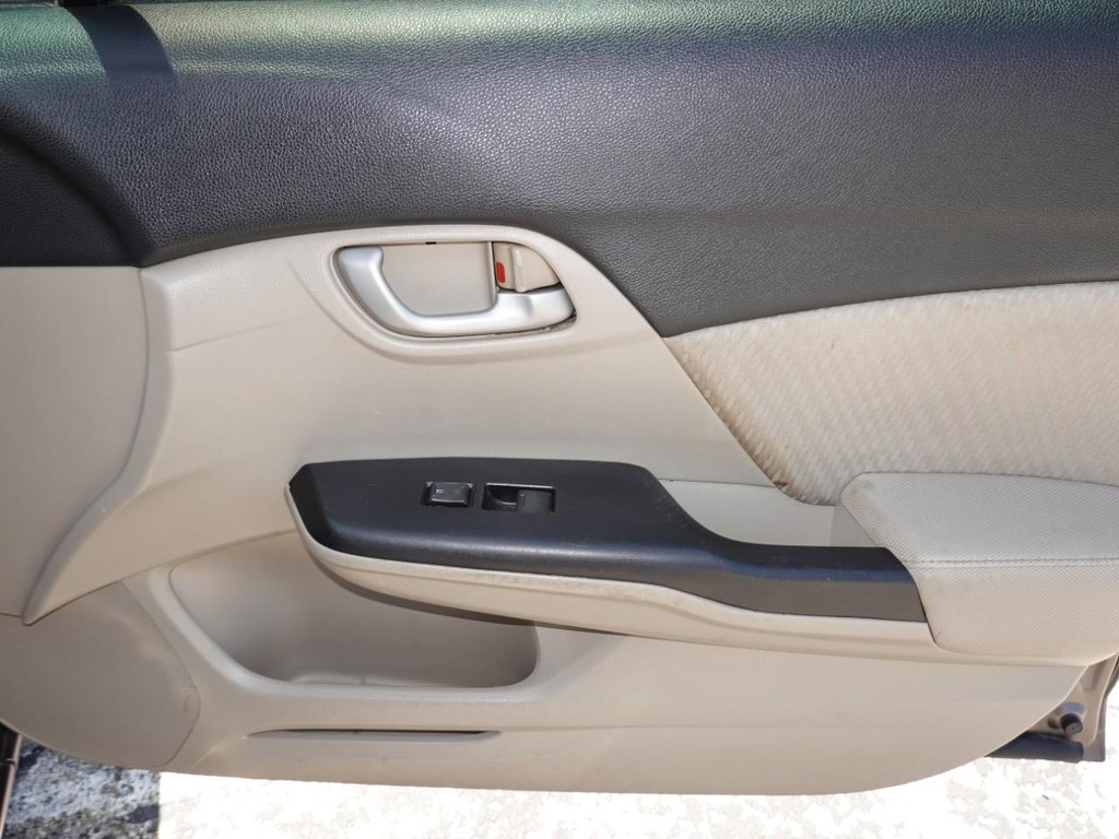 Honda Civic Sedan Vehicle Full-screen Gallery Image 23