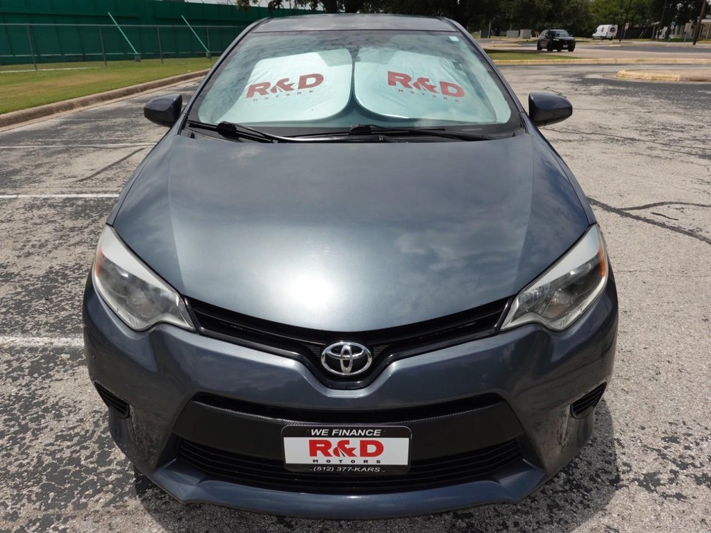 Toyota Corolla Vehicle Full-screen Gallery Image 02