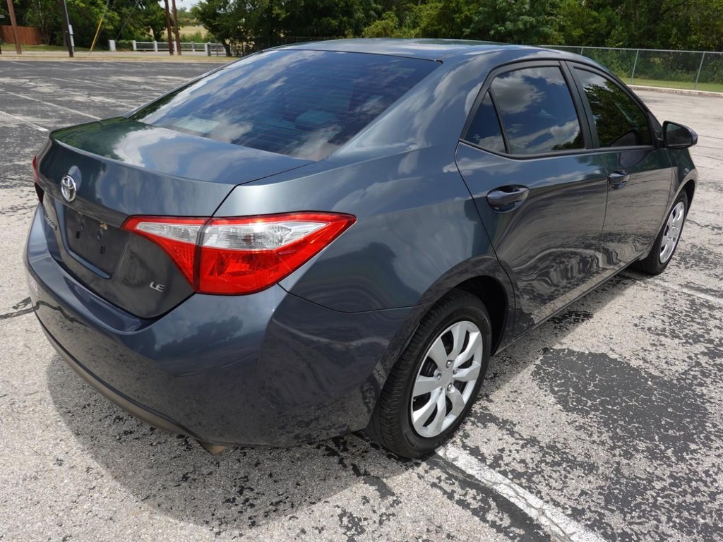Toyota Corolla Vehicle Full-screen Gallery Image 07