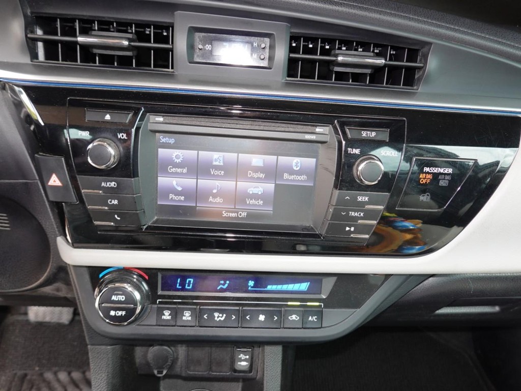 Toyota Corolla Vehicle Full-screen Gallery Image 14