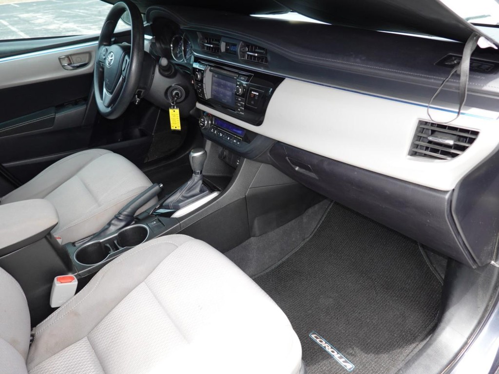 Toyota Corolla Vehicle Full-screen Gallery Image 21